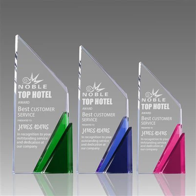 „Custom Leadership Peak Award Crystal Trophy“ apdovanojimas